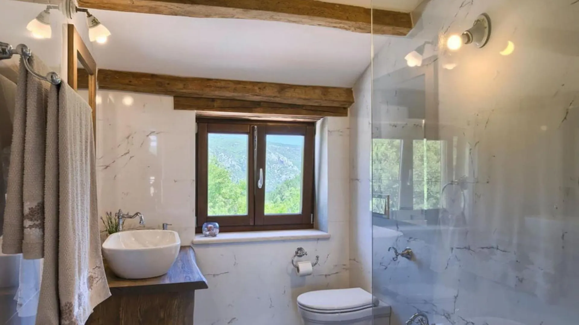 Authentic Villa Bani - Four Bedroom Villa With Pool Livade 0*,  Κροατία