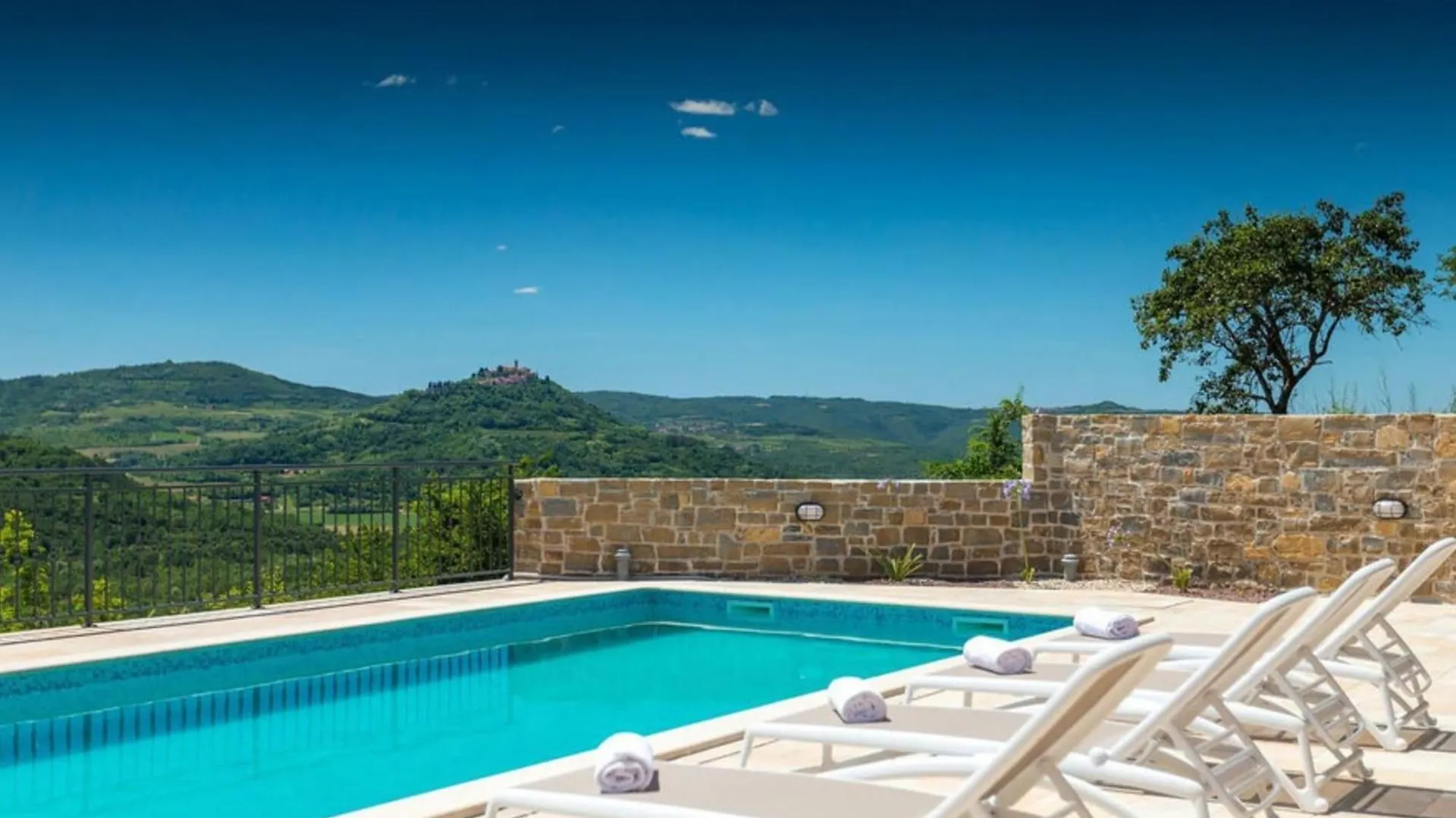 Authentic Villa Bani - Four Bedroom Villa With Pool Livade